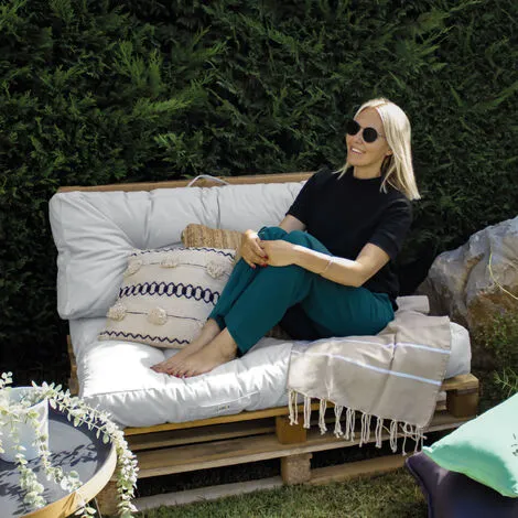 Kit De Coussins Et Assise Capitonnés Pour Palette - Gris Clair - Linxor - Gris Clair 4 Kit De Coussins Et Assise Capitonnés Pour Palette - Gris Clair - Linxor - Gris Clair – Image 4